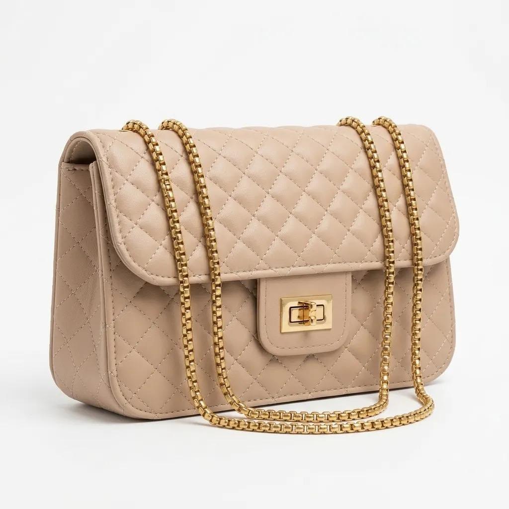 Bej Kapitone Suni Deri Gold Zincirli Omuz Çanta 23×16 cm