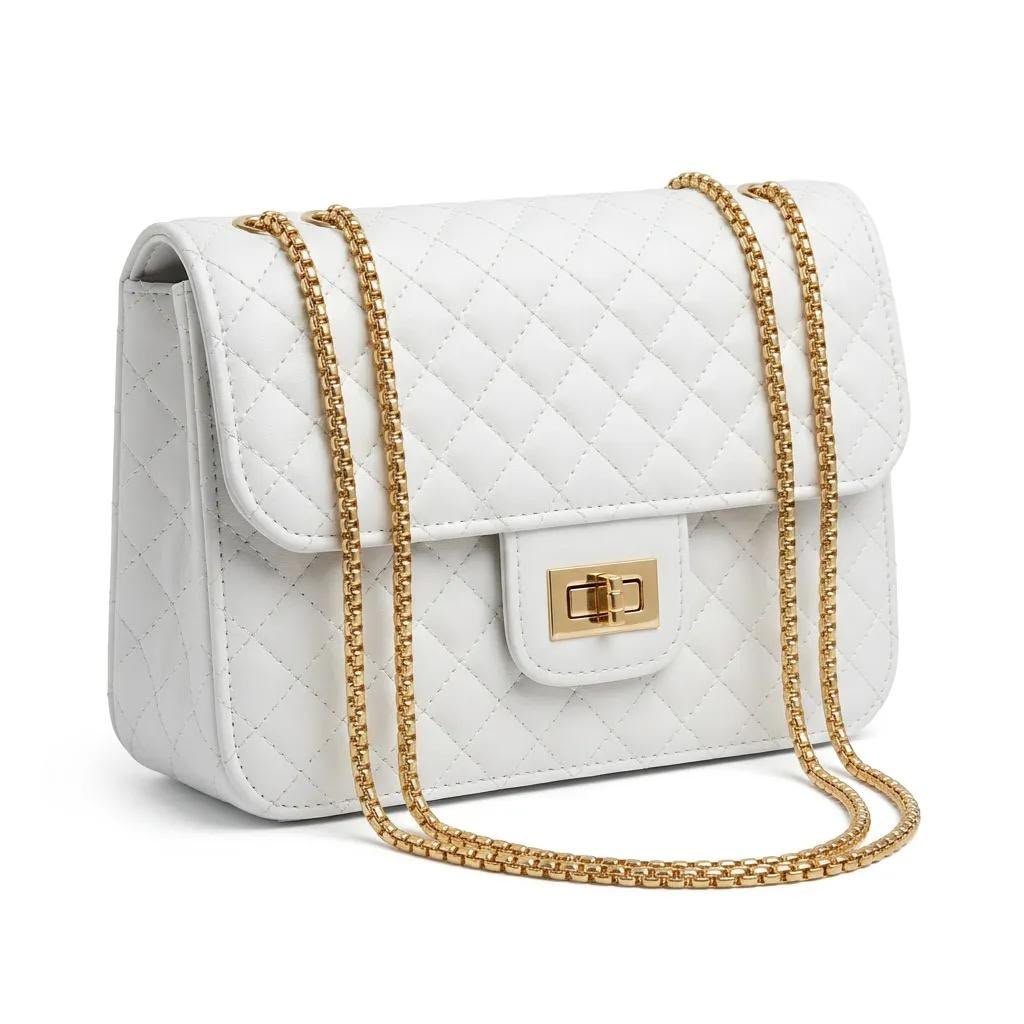 Beyaz Kapitone Suni Deri Gold Zincirli Omuz Çanta 23×16 cm