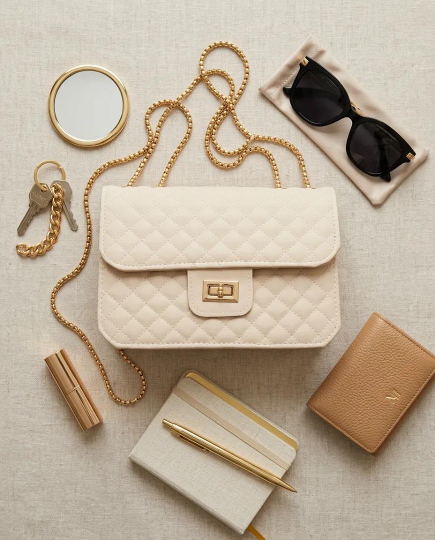 Krem Kapitone Suni Deri Gold Zincirli Omuz Çanta 23×16 cm