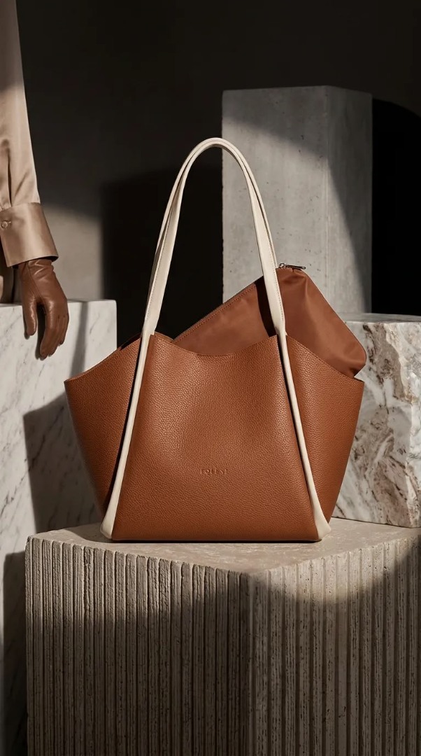 Kadın Kahve Krem Yumuşak Deri Omuz Çantası 30x25 cm Ekstra Makyaj Çantalı